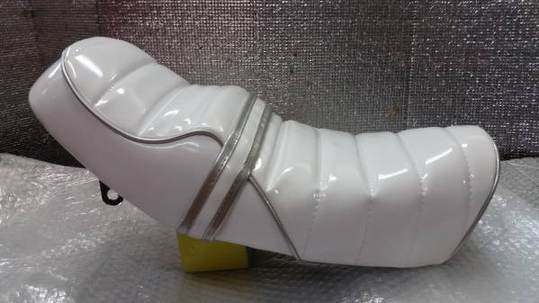 ホンダ エイプ50用 あんこ抜きタックロールシートキット 白 の入札履歴