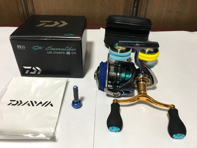 DAIWAエメルダスAIR2508Wハンドル-A未使用＊替えスプール2個付 Daiwa