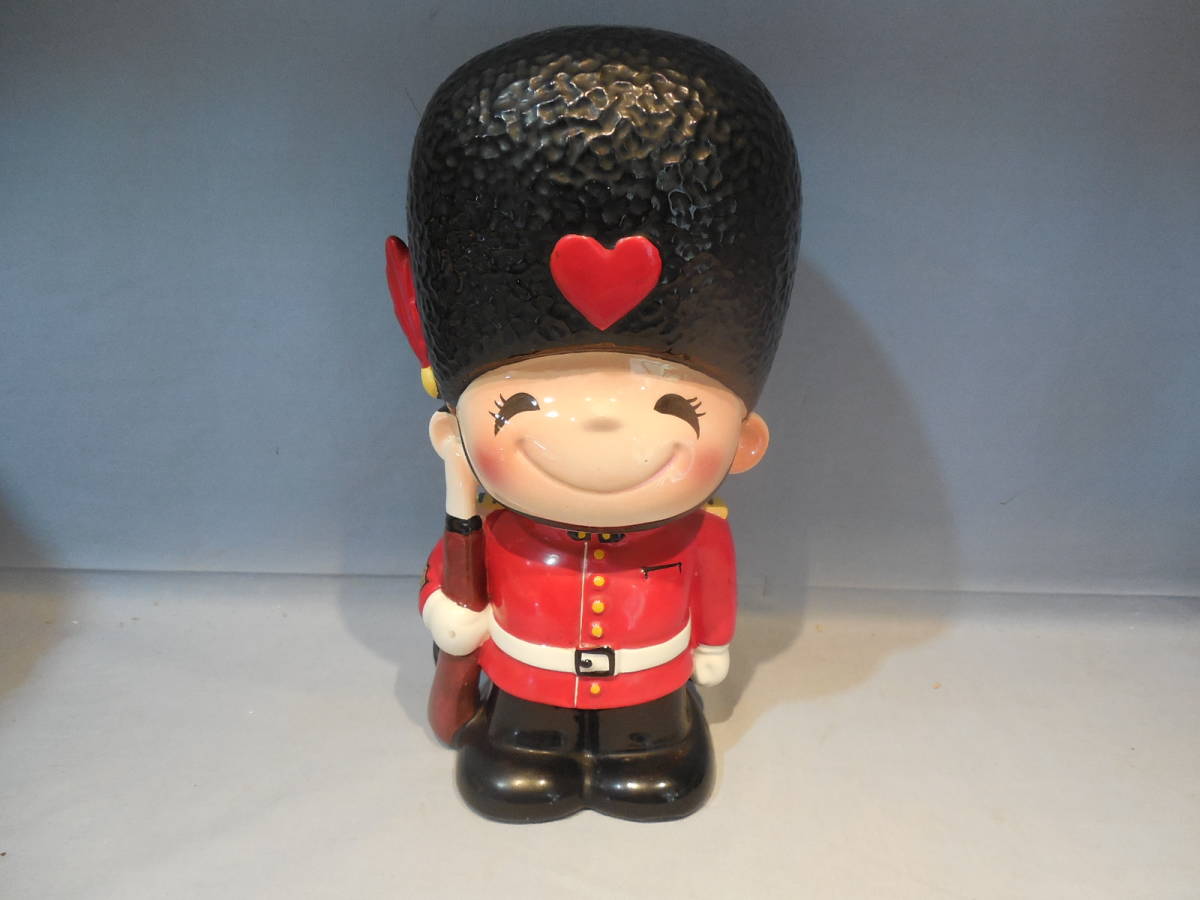 兵隊 陶器の値段と価格推移は 23件の売買情報を集計した兵隊 陶器の価格や価値の推移データを公開