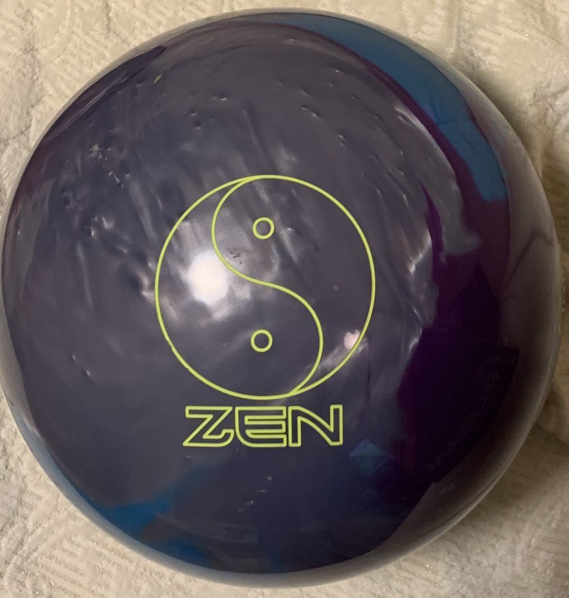 900 Global Zen Mode ボウリングボール 15ポンド 900 Global Zen Mode
