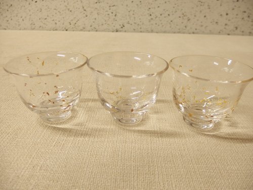 0820082w【ぎやまん 義山煎茶椀 五客揃 冷茶用 金箔 ガラス グラス】口径φ6.5×H5.2cm程度/未使用保管品 ガラス・義山（ギヤマン）の茶道具特集 | 千年の香り スープカップ (味ごはん茶碗ペア・浅小鉢ペア・7寸皿 今岡妙見作
