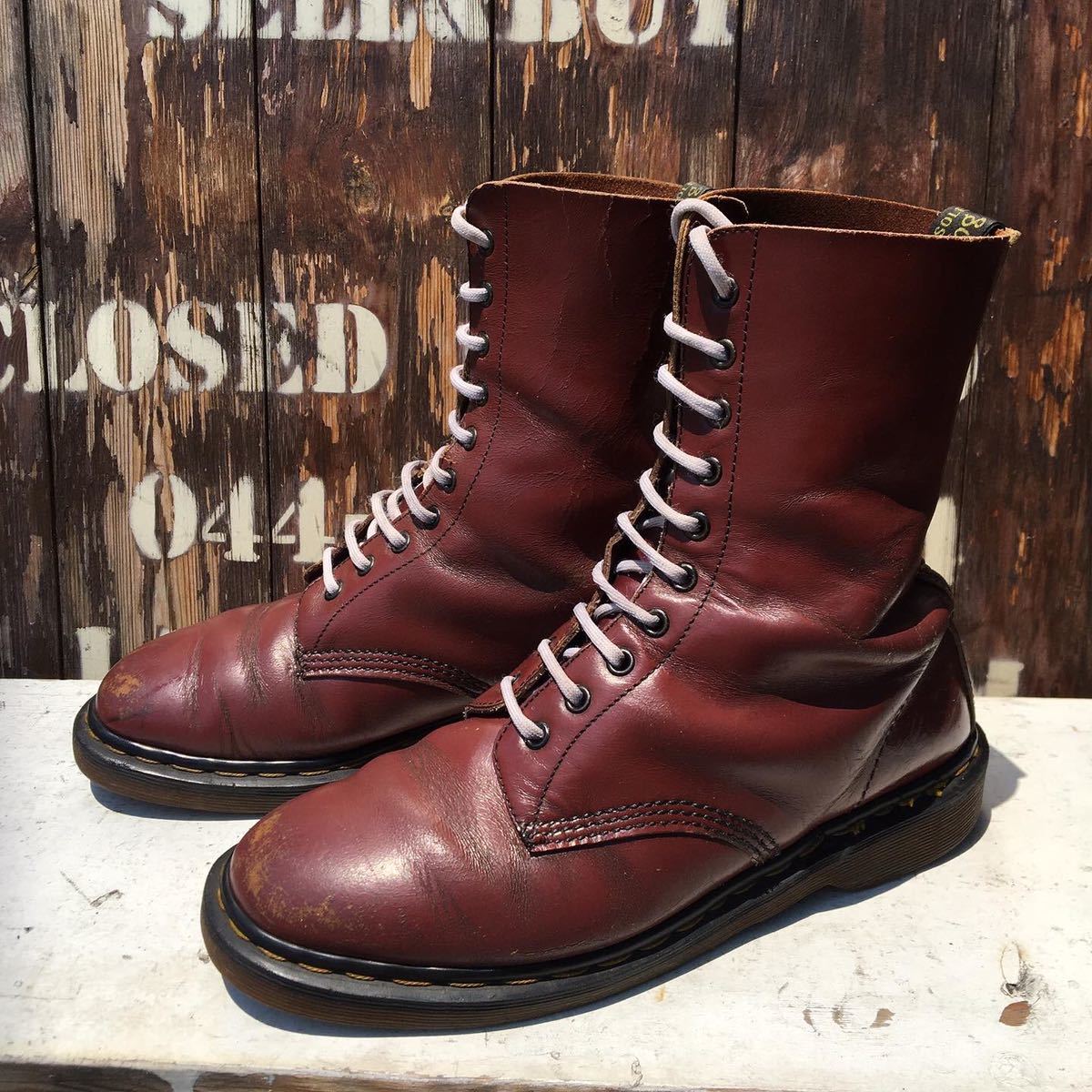  90s オールド Dr Martens 英国製 ドクターマーチン 10ホール レザーブーツ チェリーレッド イングランド Size:UK-9 27.5㎝相当(UK9)｜売買されたオークション情報、yahooの商品情報をアーカイブ公開 - UK9