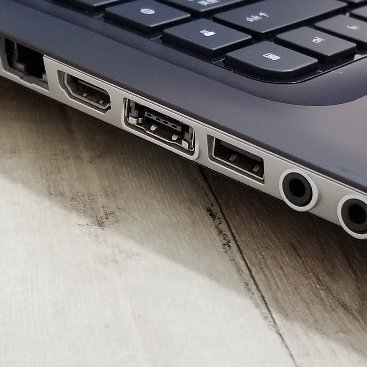 ☆美品・即決特典あり☆HDD500GB/メモリ4GB/無線 Wi-Fi/Webカメラ/最新