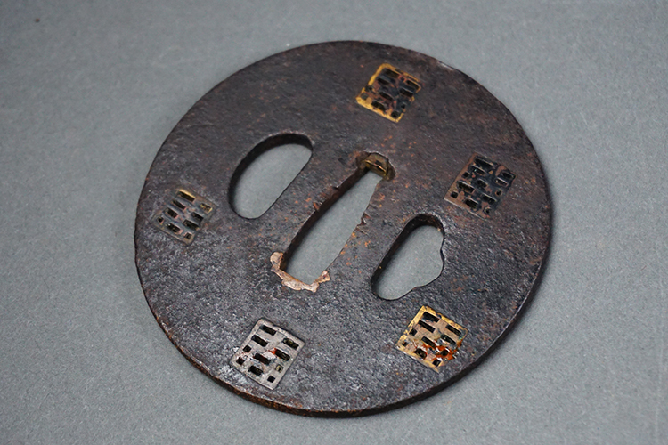 ks18-2時代鍔 鉄地象嵌透かし鍔 刀剣脇差縁頭装具 鍔 無銘
