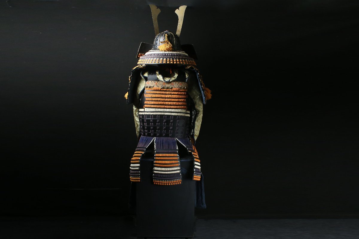 昊】十間大星筋兜三日月前立 武具鉄地甲冑鎧 二枚胴 鎧一式 鉄地内朱塗