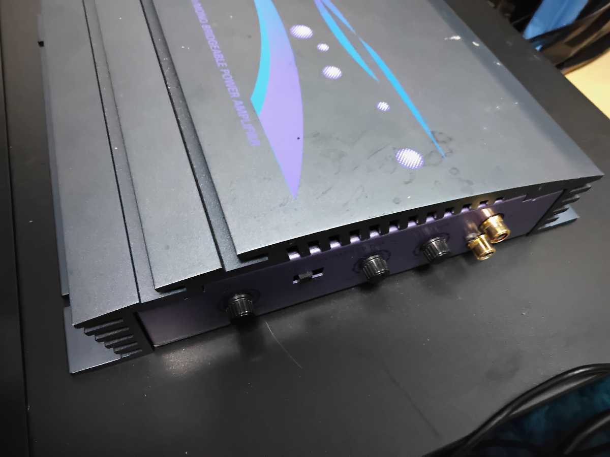 PanasonicCY- M7052D カーオーディオアンプ R3332 パナソニック パワー