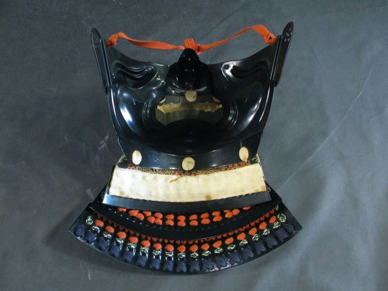 3087 【甲冑】 鉄地 黒塗 鼻付 面頬/面具 髭 黒胴当世素掛 等身大 武具