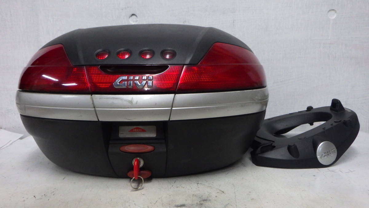 GIVI V46 QZ0187 モノキー リアボックス トップケース バックレスト 