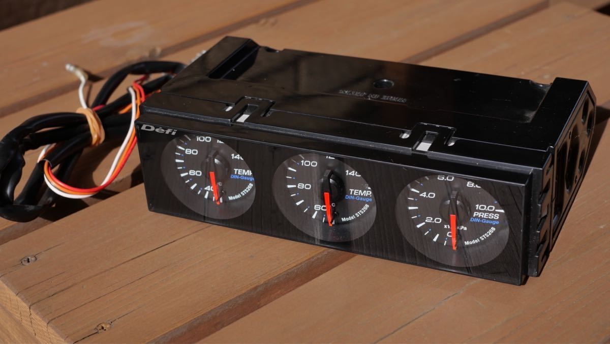 Defi din gauge defi メーター 白 Defi DIN-Gauge 90年代を象徴する白 