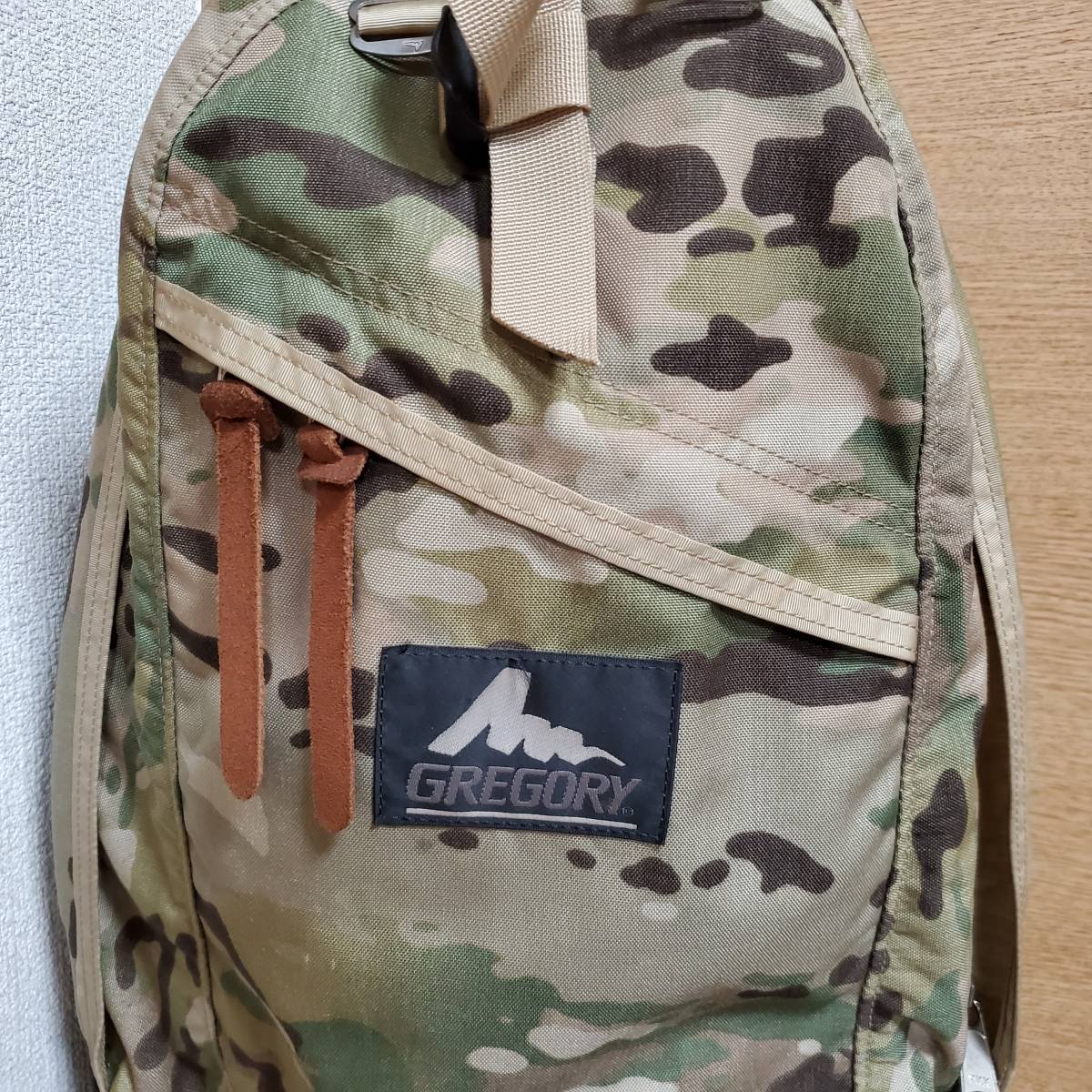 極美品 GREGORY グレゴリー 迷彩 カモフラージュ デイパック リュック 