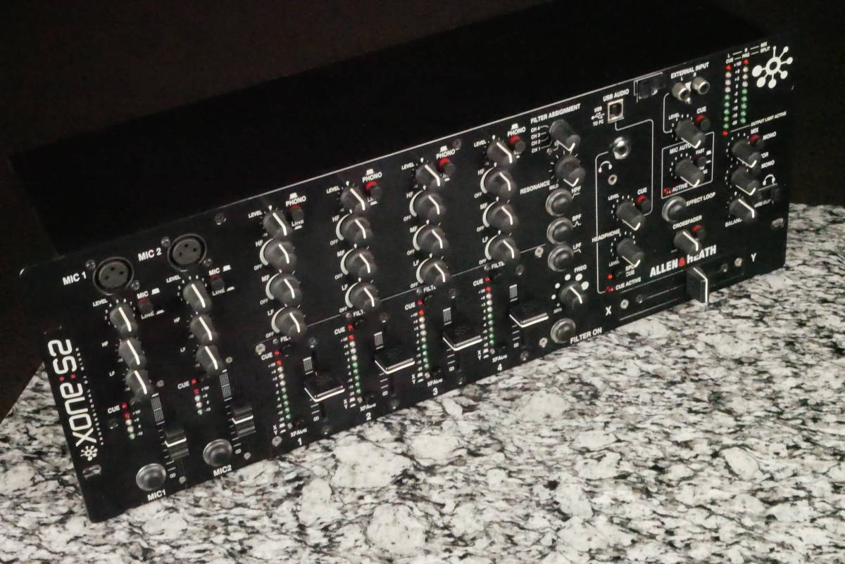 最新作，新作登場 ALLEN＆HEATH アレン＆ヒース XONE S2 DJミキサー イギリス生まれのハイエンドブランド 動作 取り説 ACコード付(DJミキサー)｜売買されたオークション情報、yahooの商品情報をアーカイブ公開 - オー DJミキサー