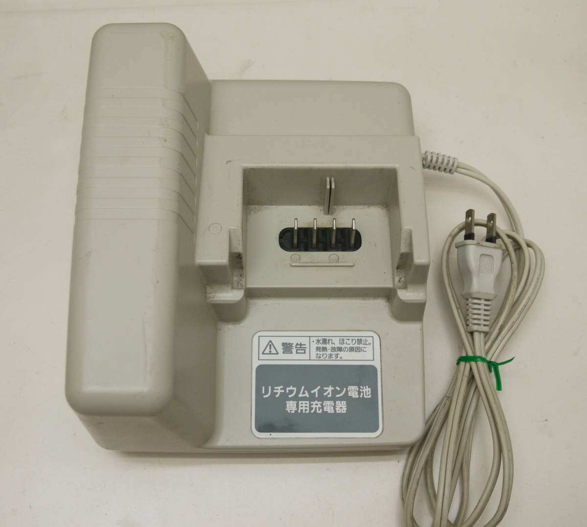 パナソニック 電動アシスト自転車バッテリー充電器 品番 NKJ033B 動作
