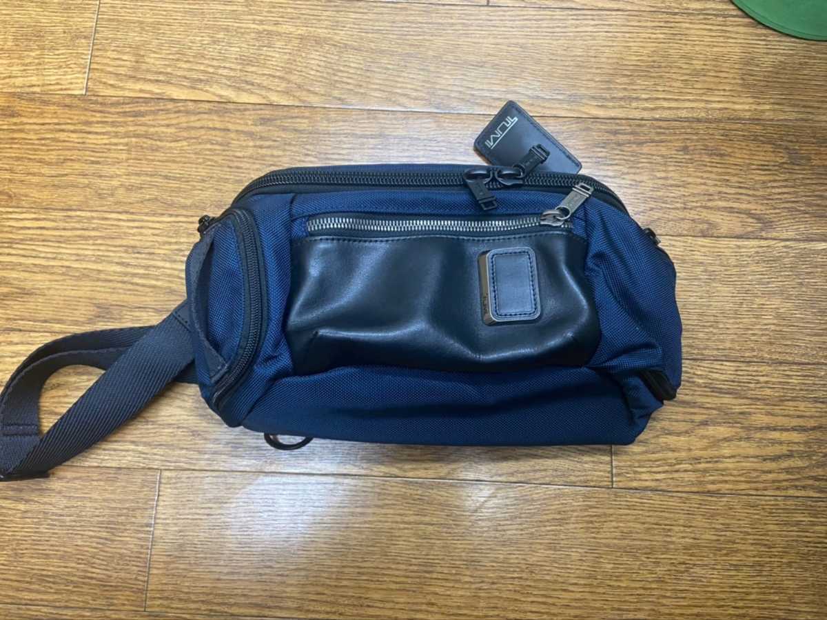 tumi ボディバック ショルダーバッグ ほぼ未使用 TUMI ボディバッグ 