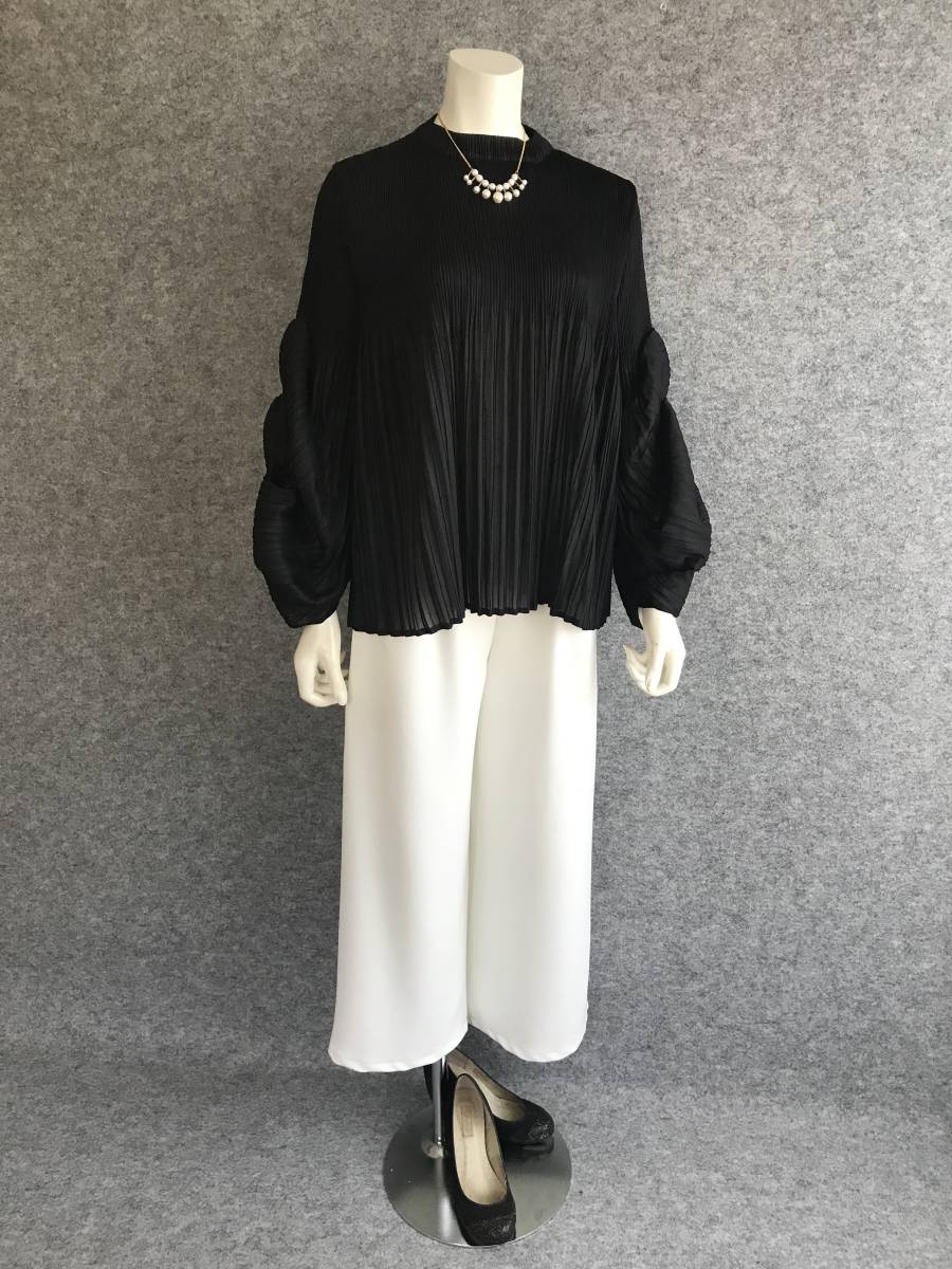 ◆新品◆*着心地抜群*ふんわりお袖*プリーツプルオーバーチュニック*BK* - ベルーナ公式 ひんやり！袖プリーツカットソープルオーバー Thevon.(ゼヴォン 袖先配色プリーツメロープルオーバー 袖口リブ切り替え