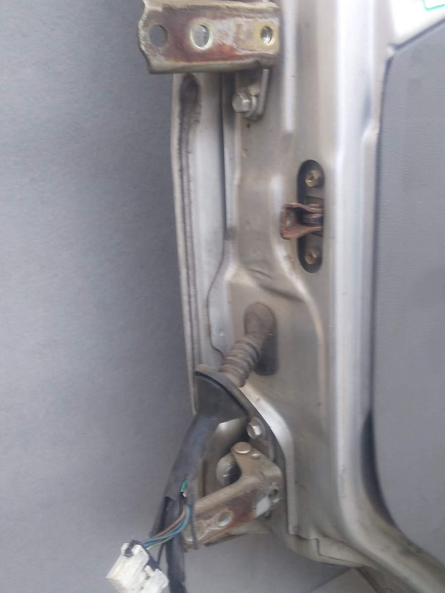 日産クリッパー(U71V)右フロントドア (シルバー)_5