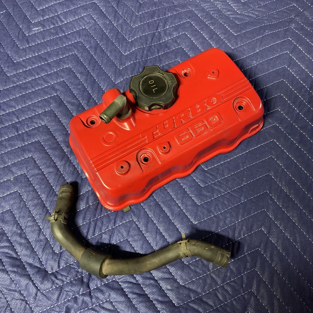 スズキ ジムニー JA11V F6A スズキ純正赤ヘッドカバー 中古当時品 