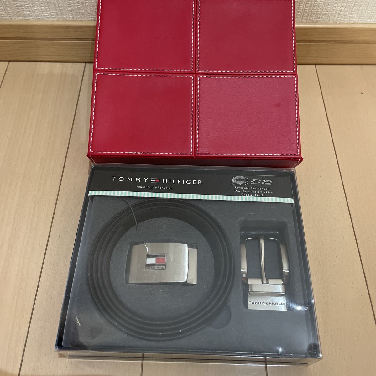 送料無料 未使用 TOMMY HILFIGER トミーヒルフィガー レザーベルトセット バックル2タイプ リバーシブル ブラック /ブラウン メンズ