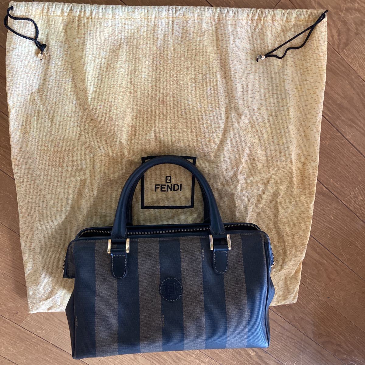  FENDI フェンディ ハンドバッグ ペカン(ハンドバッグ)｜売買されたオークション情報、yahooの商品情報をアーカイブ公開 - オークファン かばん、バッグ