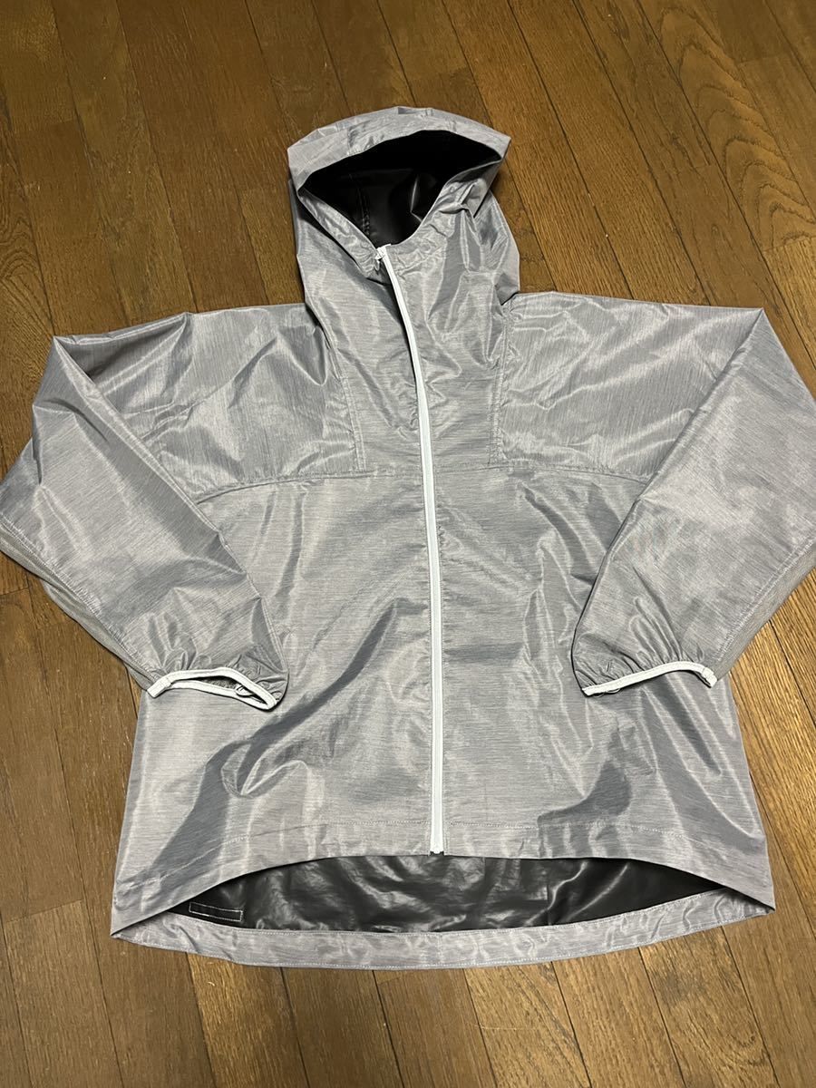 サンバリア100 完全遮光 パーカー 美品 【公式通販】