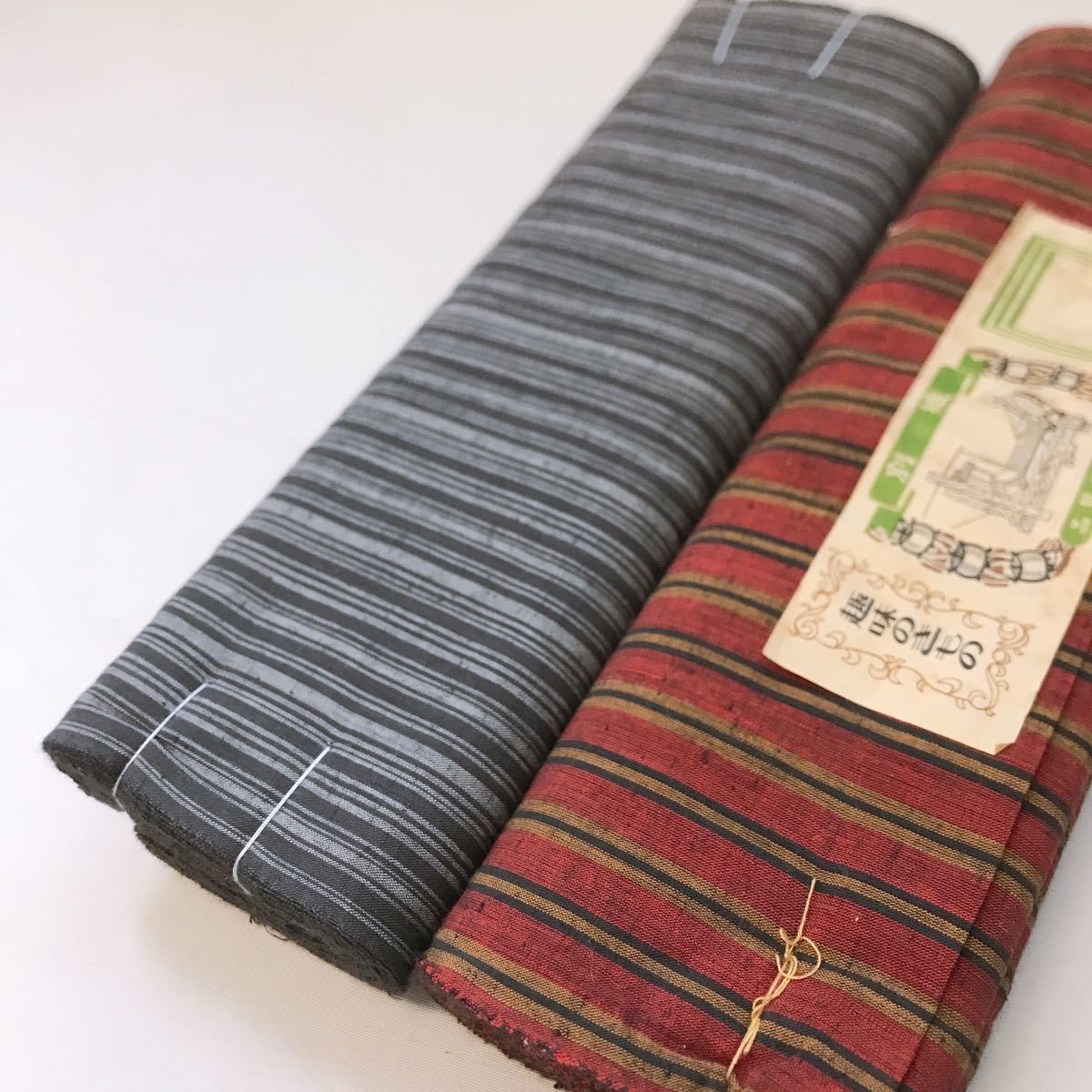 【ルネートル】反物 着物 未使用 縞 赤茶 グレー セット 秋冬 お仕立て用品 リメイク素材 生地 布 パッチワークなど★同梱可★ 956