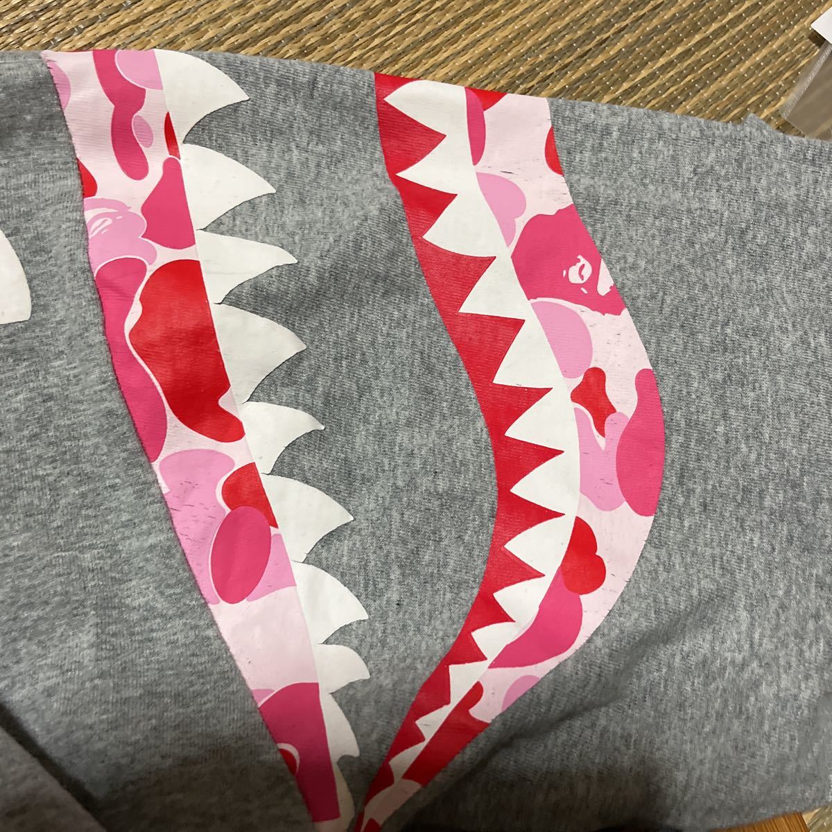 定価11000円 A BATHING APE BAPE KAWS SHARK シャーク ロンt PINK CAMO 