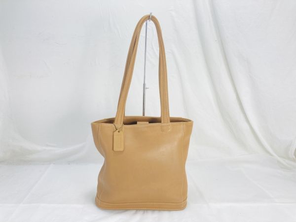 お得，新作 COACH コーチ トートバッグ 9305 ブラウン ベージュ系 レザー グラブタンレザー 肩掛け カバン ZZ-220921020(トートバッグ)｜売買されたオークション情報、yahooの商品情報をアーカイブ公開 - オー かばん、バッグ