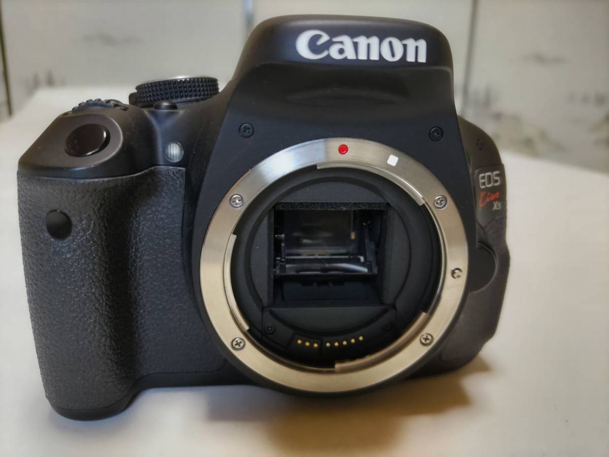 キヤノン Canon EOS KISS X5 ダブルズームキット 中古品 EOS Kiss