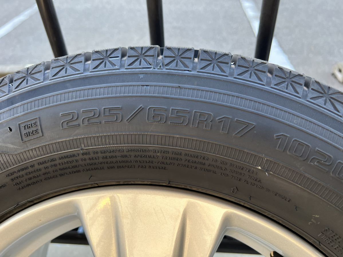 美品】トヨタRAV4純正ホイール スタッドレスタイヤホイール 美品】トヨタRAV4純正ホイール スタッドレスタイヤホイール