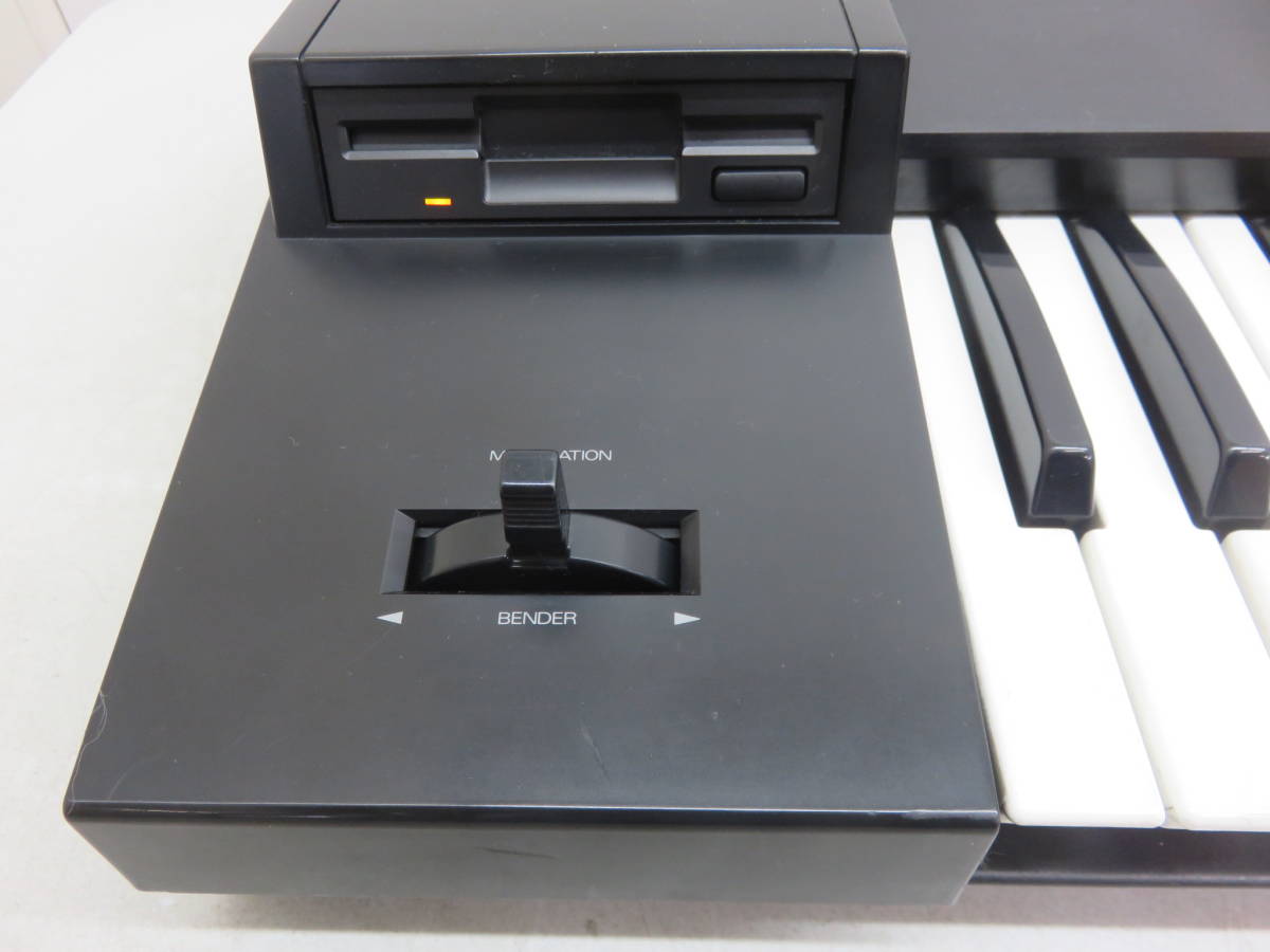 ROLAND XP-80 MUSIC WORK STATION シンセサイザー キーボード 76鍵