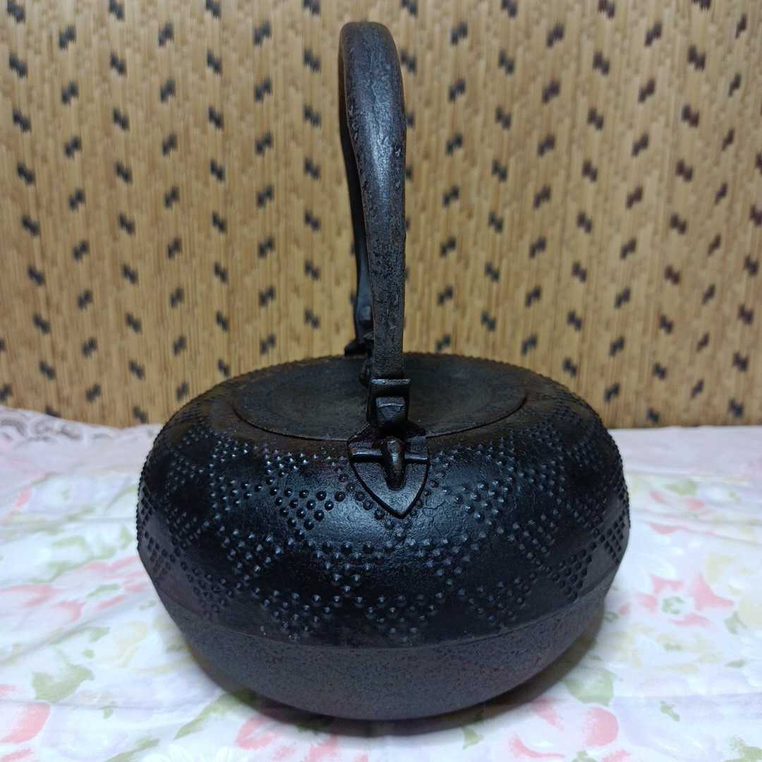 未使用、タグ付 南部秀山 佐藤 勝弘作 15型アラレ 鉄瓶 南部鉄瓶 南部