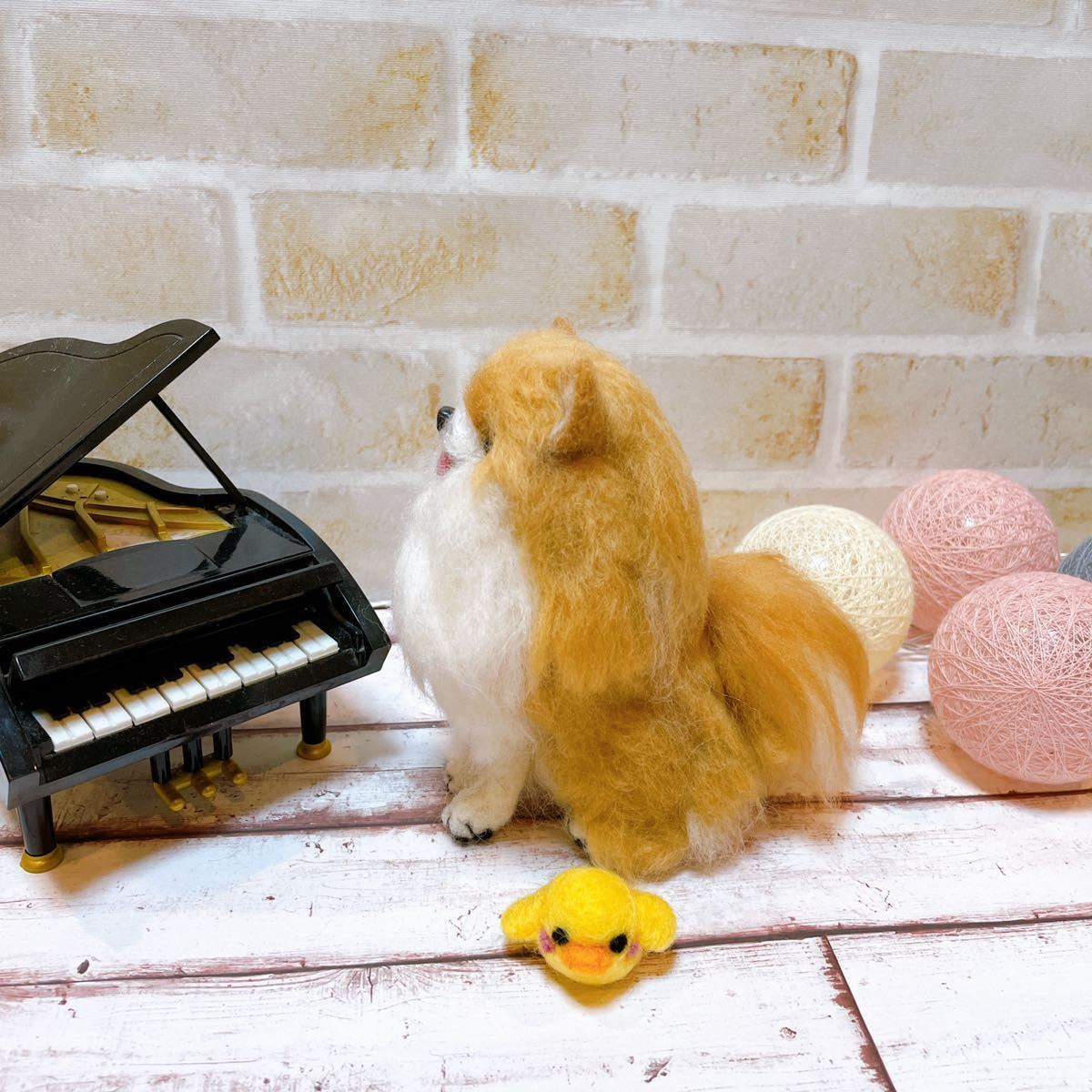 羊毛フェルト 犬ポメラニアンとひよこ ハンドメイド 羊毛フェルト 猫