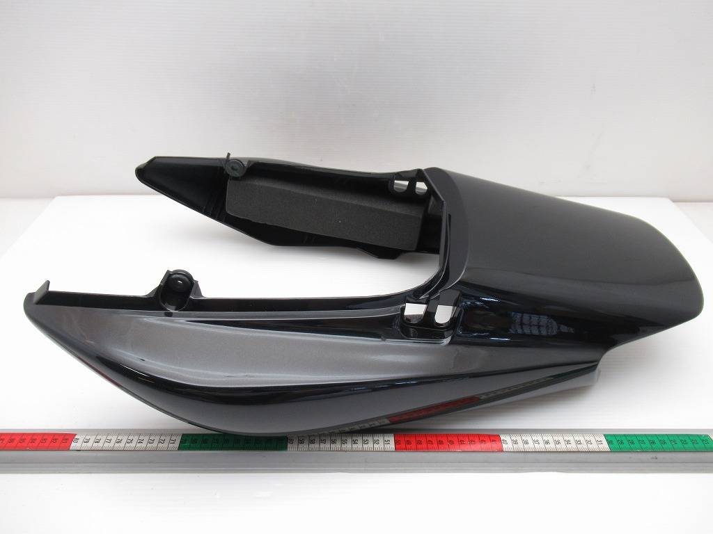 ヤマハ XJR1300 純正 テールカウル 黒 5EA-2163A-00 展示品、美品