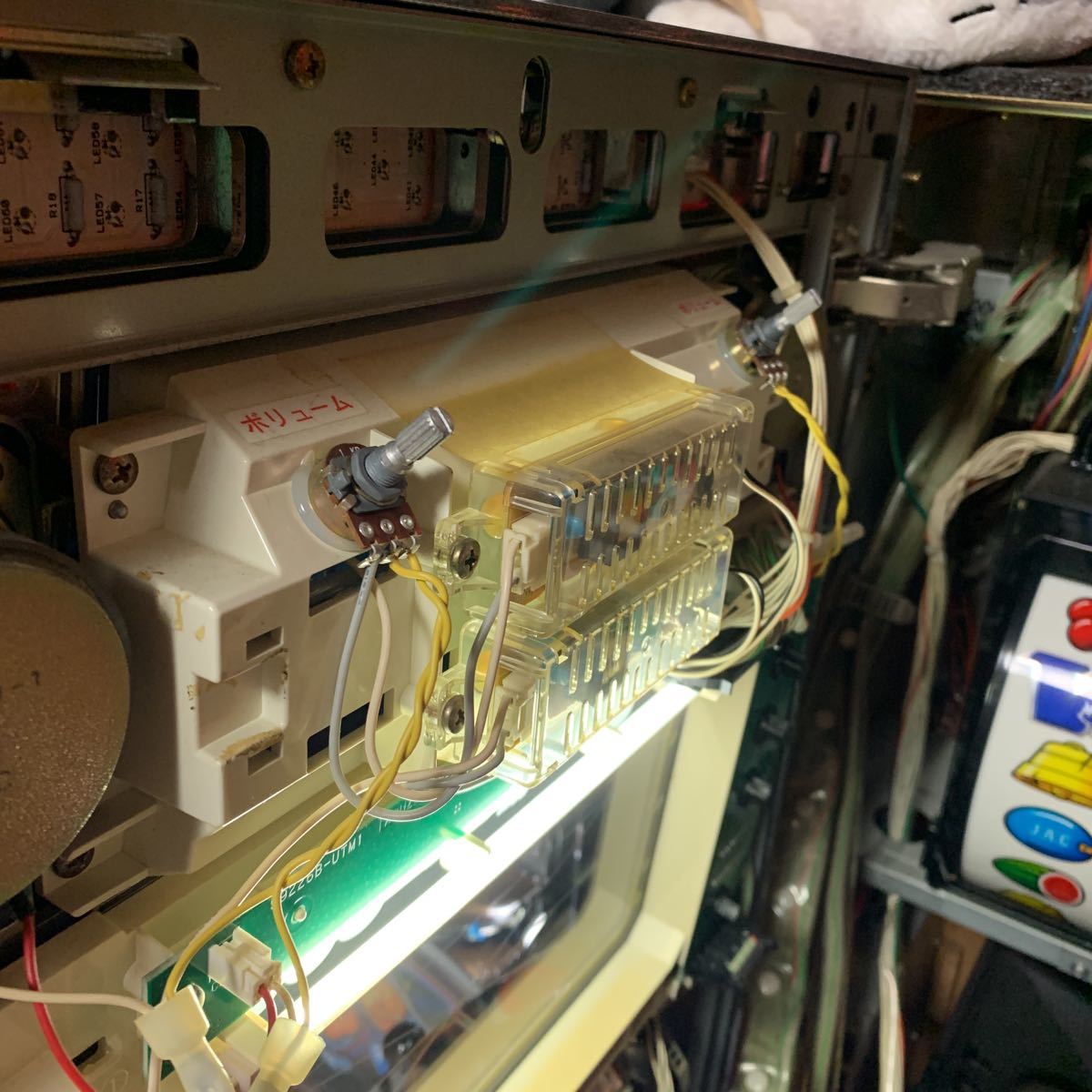 パチスロ】サンダーv2/ドアキー設定キーホッパー付き。 転げ落ち