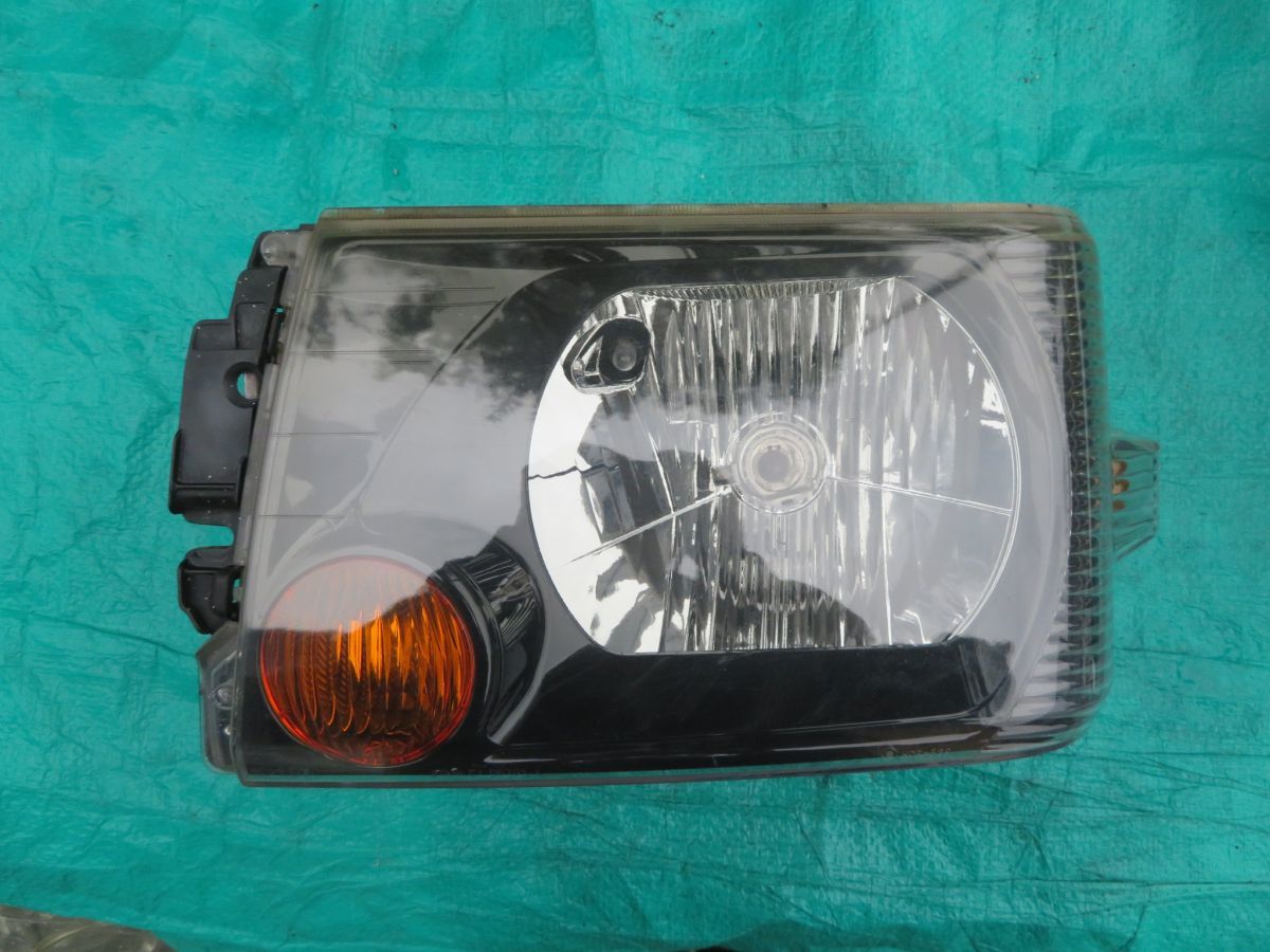 水22　左　　U61V U62V U61T U62T U61W U62W U71 U72　ミニキャブ　クリッパー　★　ヘッドライト　 ヘッドランプ STANLEY P5701　