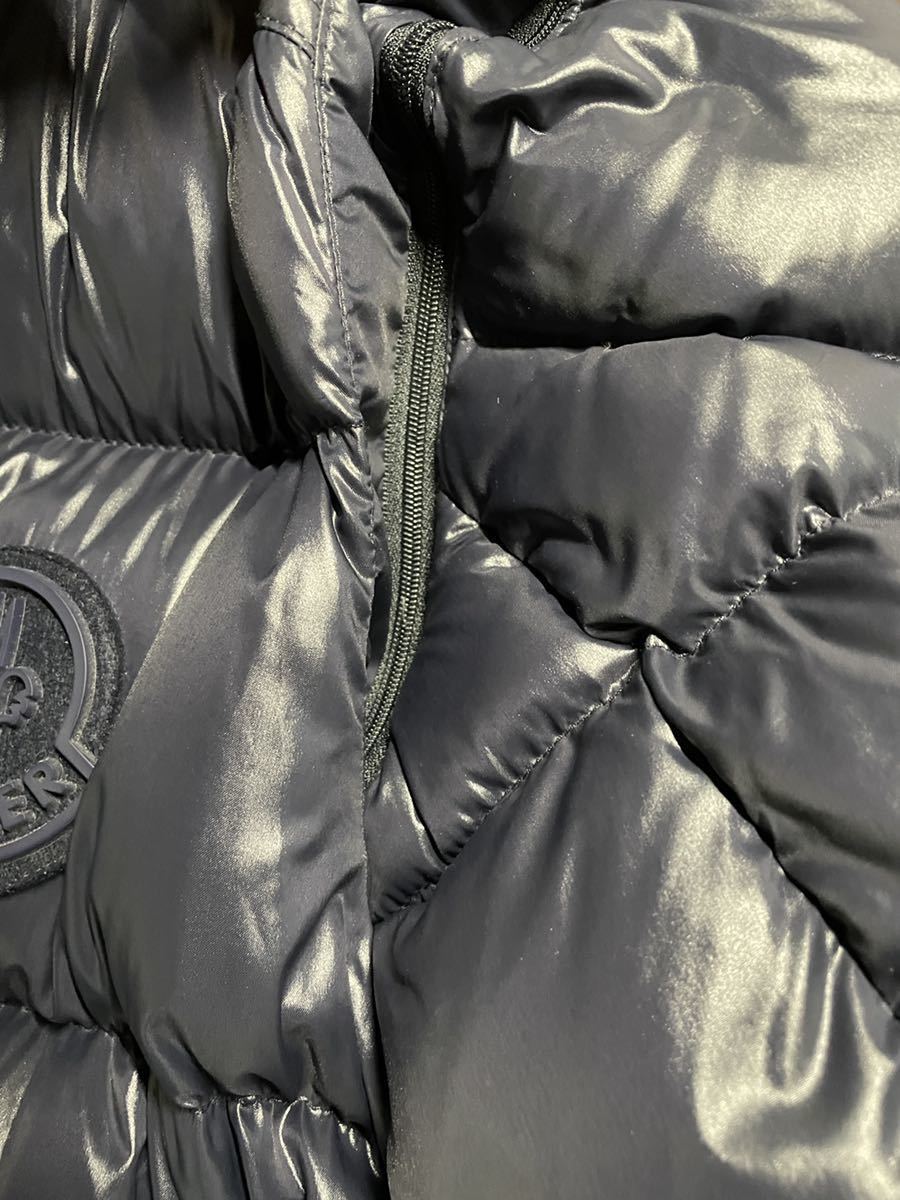 25万4100円 20AW モンクレール ナイロン ダウン ジャケット ダウン  