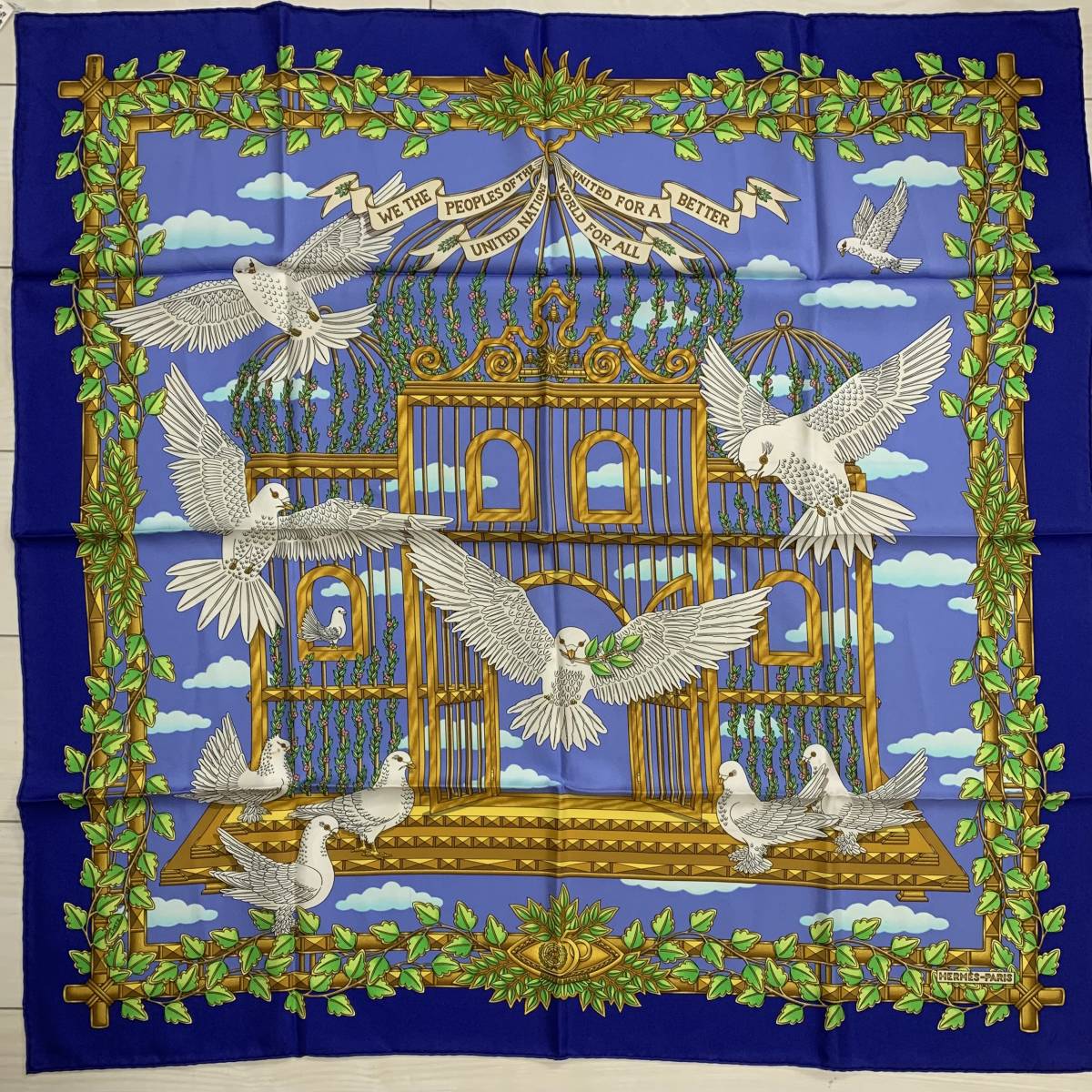 エルメス カレ90 シルクスカーフ 平和鳩 AM069(スカーフ)｜売買され