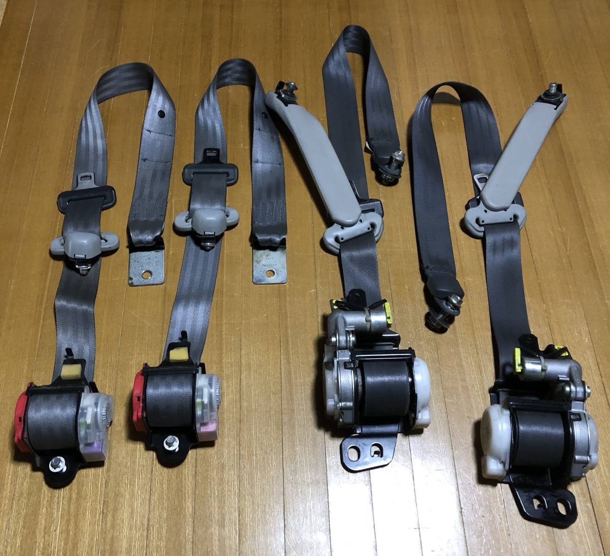 バモス　シートベルトセット　２３９