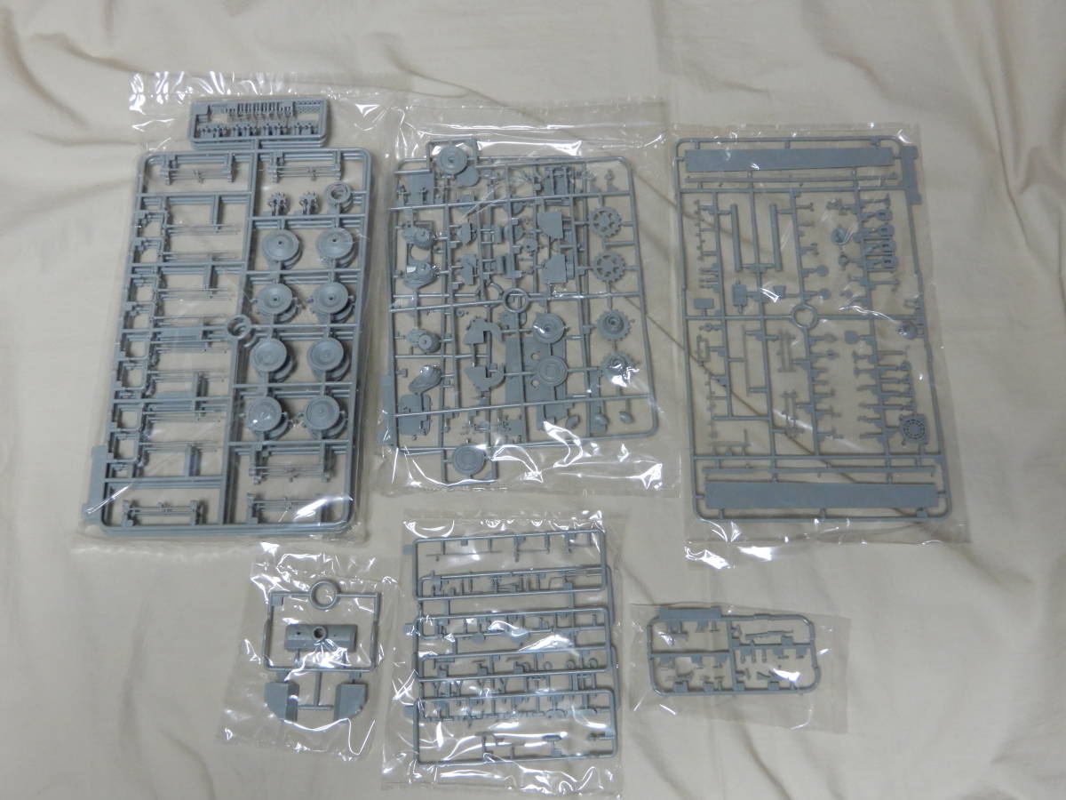 サイバーホビー ドラゴン 1&frasl;35 ドイツ軍 0 1円〜 WWII 1⁄35 | 未組立 1&frasl;35パンサーA後期型 サイバーホビーWW ドイツ パンサー ドイツⅣ号戦車H型 パンターG