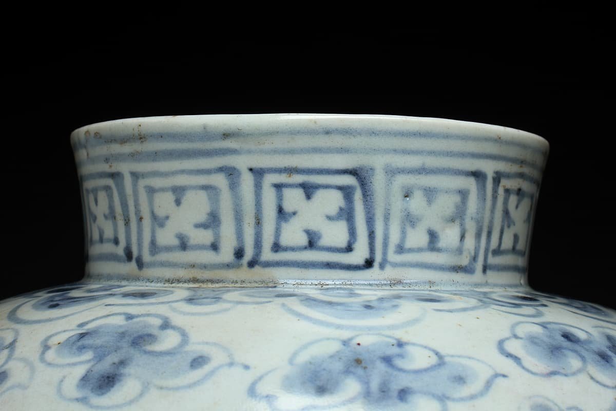 李朝 染付 青花 壺 時代物 朝鮮 朝鮮古美術 草花文 分院 中国 ⁄李朝
