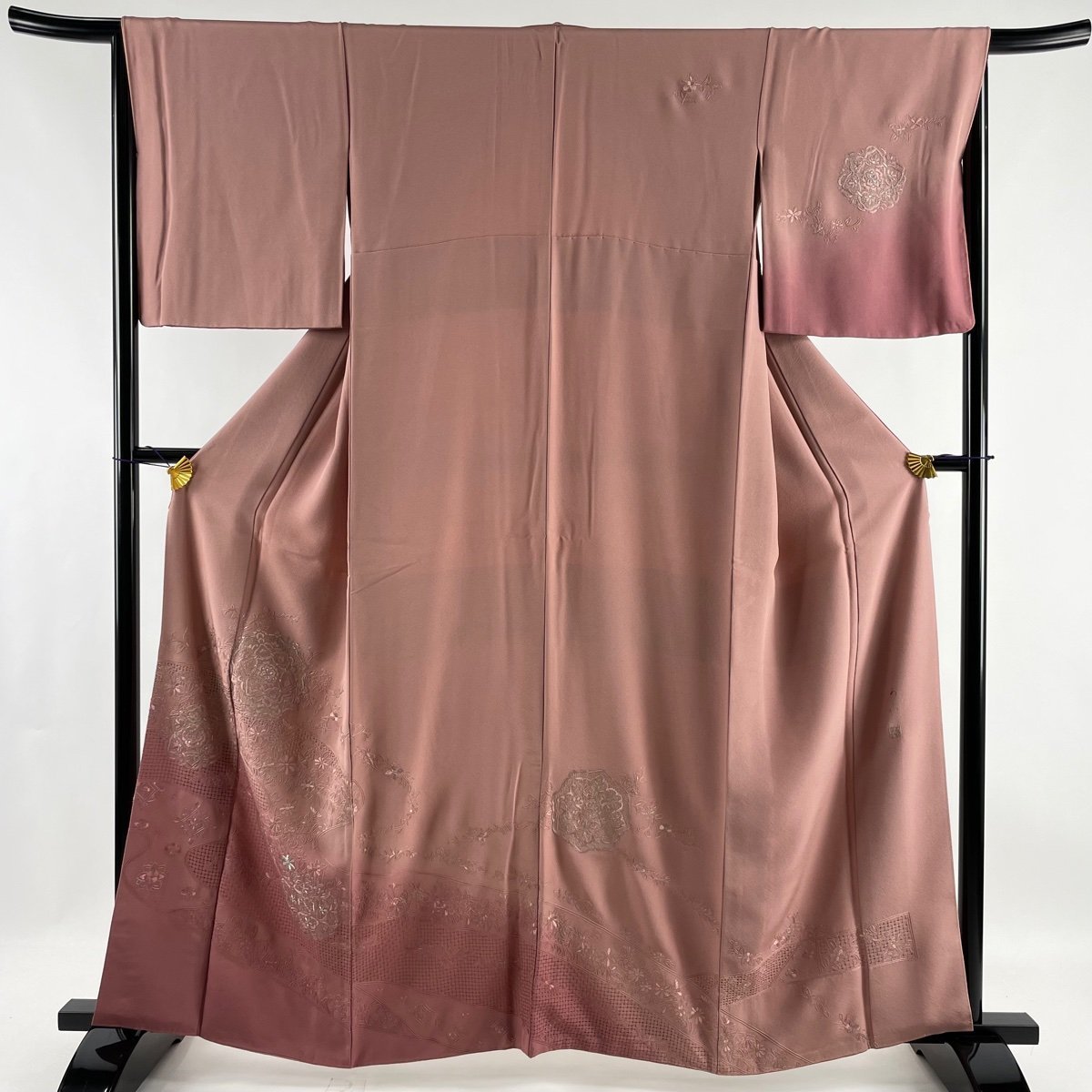 【2026夏季】 競ナビ 訪問着 秀品 ほていや 華文 草花 銀糸 刺繍 ピンク 袷 162cm 64.5cm M 正絹(仕立て上がり)｜売買されたオークション情報、yahooの商品情報をアーカイブ公開 - オークファン 仕立て上がり
