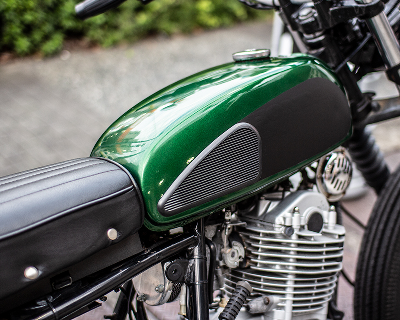 ST250スクランブラーカスタム好調美車 ボバー ブラット グラストラッカー キャブ キック TR エストレヤ ボバー ST250スクランブラーカスタム好調美車 ブラット 2005年・平和 スズキST250のスクランブラーカスタムバイク カスタム」(スズキ)(オートバイ