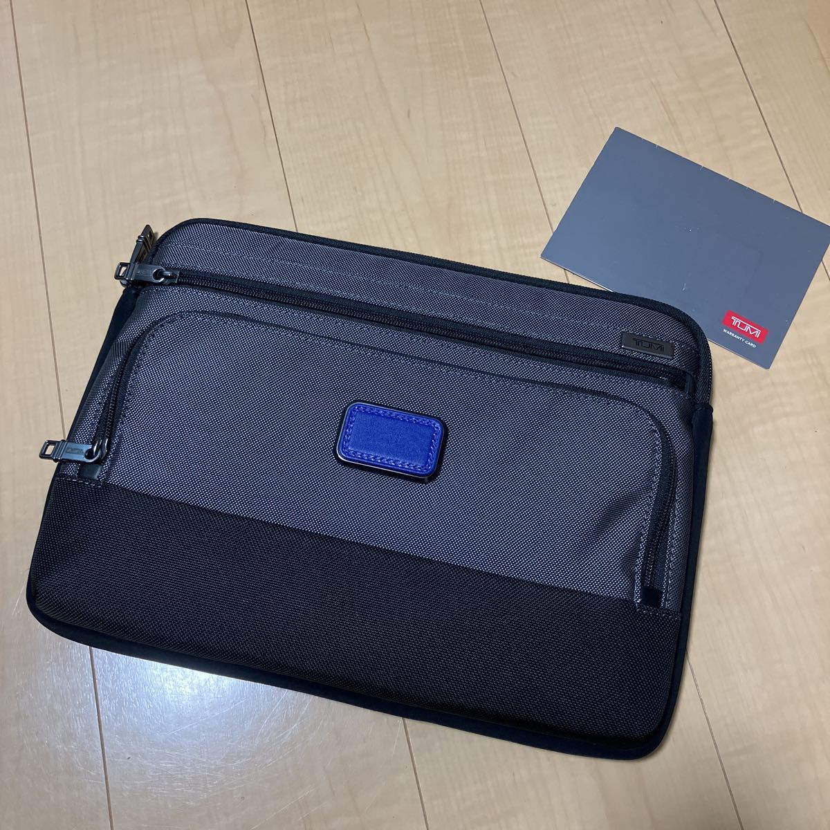 美品 TUMI クラッチバッグ グレー セカンドバッグ PCケース タブレット