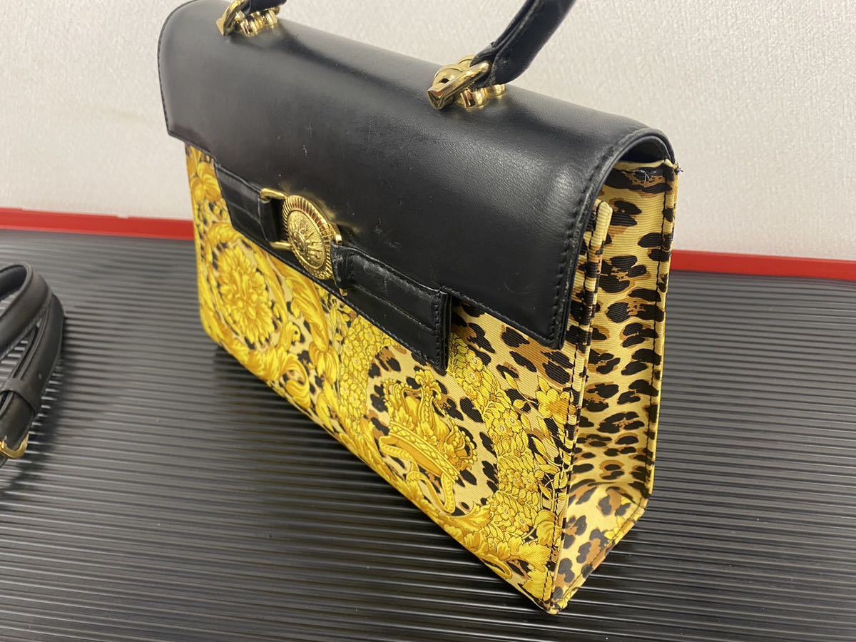 ジャンニヴェルサーチ GIANNI VERSACE 太陽神 ゴールド ショルダー 