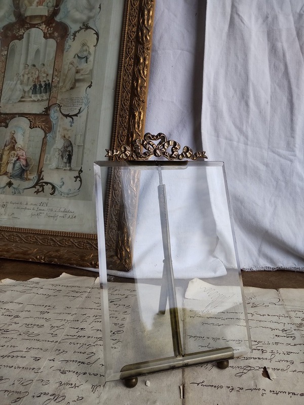 フランスアンティーク　真鍮製リボン装飾　フォトスタンド④ フランスアンティーク 真鍮製リボン装飾 フォトスタンド④ フランス