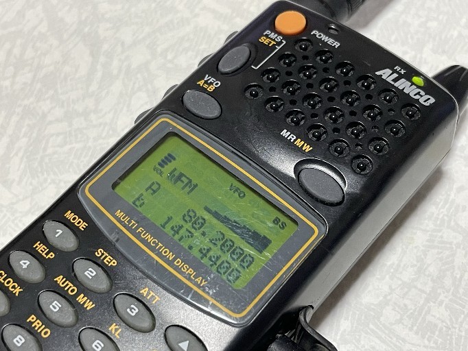 ICOM 広帯域受信機 IC- R100 受信範囲0.5～1800MHzのAM/NFM/WFM