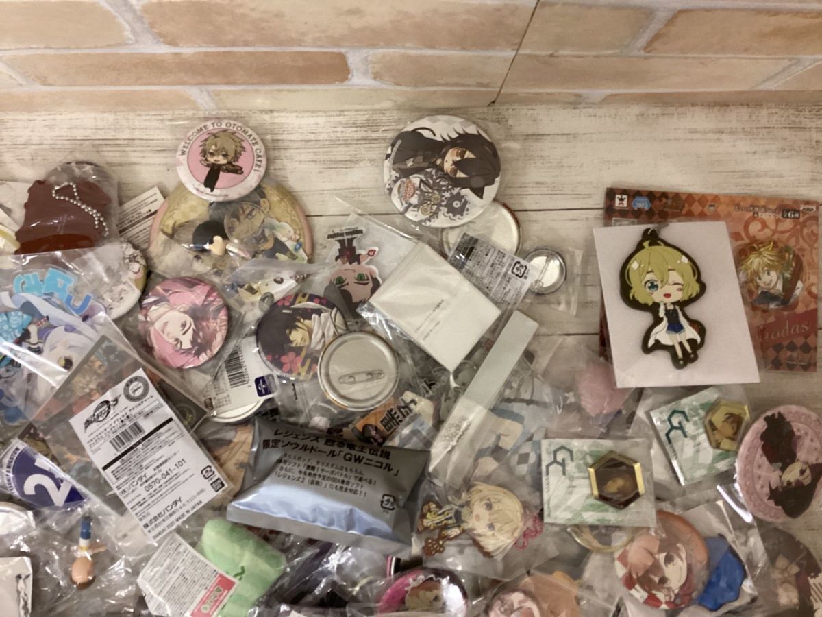 現状】 アニメ コミック グッズ まとめ売り 缶バッジ アクリル