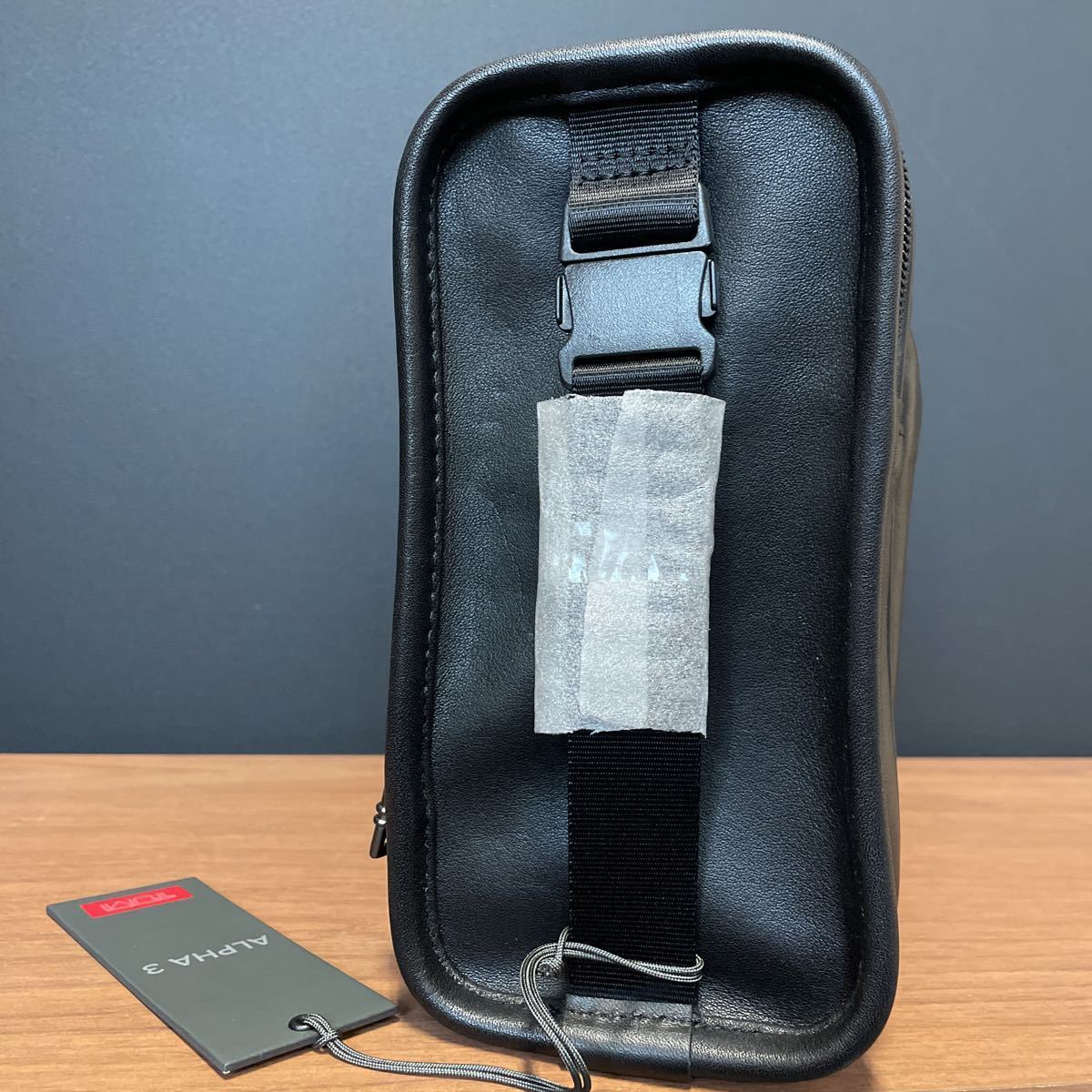 新品】1円スタート TUMI トゥミ ハンギング トラベル キット トラベル