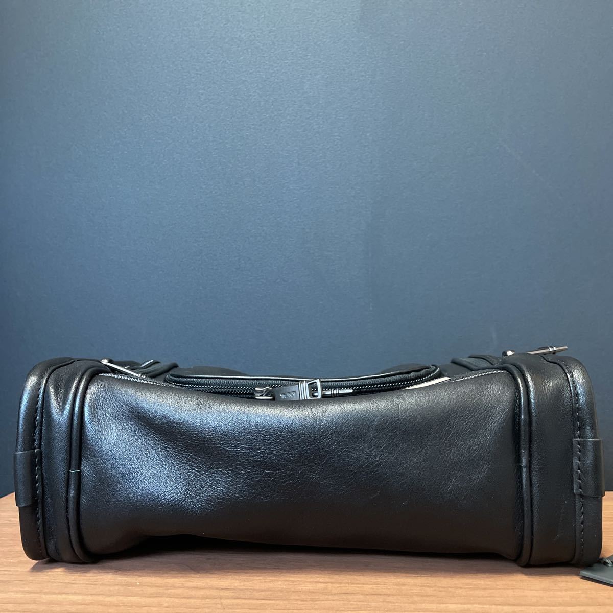 新品】1円スタート TUMI トゥミ ハンギング トラベル キット トラベル