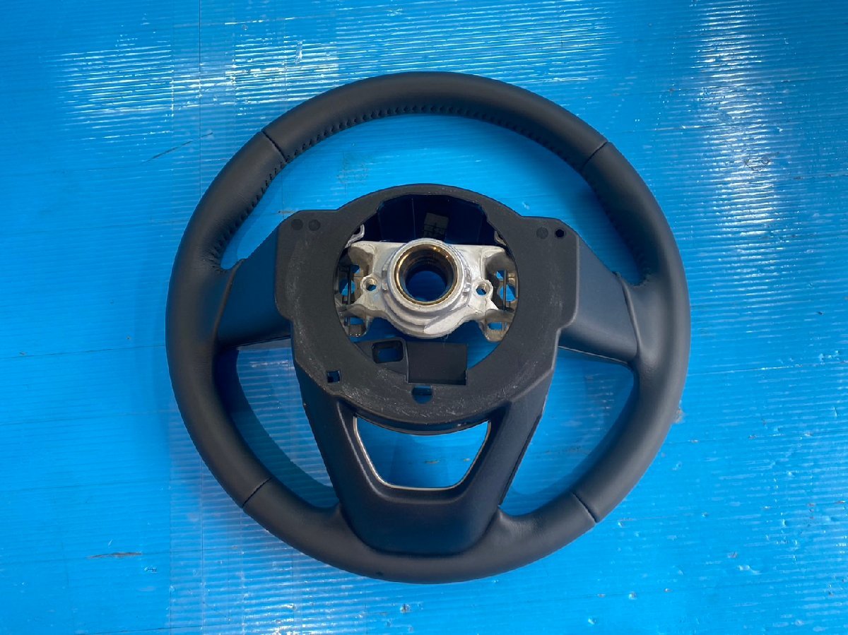 トヨタ ヤリス MXPH10 ハンドル ステアリング ホーンパッド無 モジュール無 スイッチ付 黒レザー FC20 (A8-201 95192) ヤリス MXPH10 トヨタ 棚 Tricolore Online