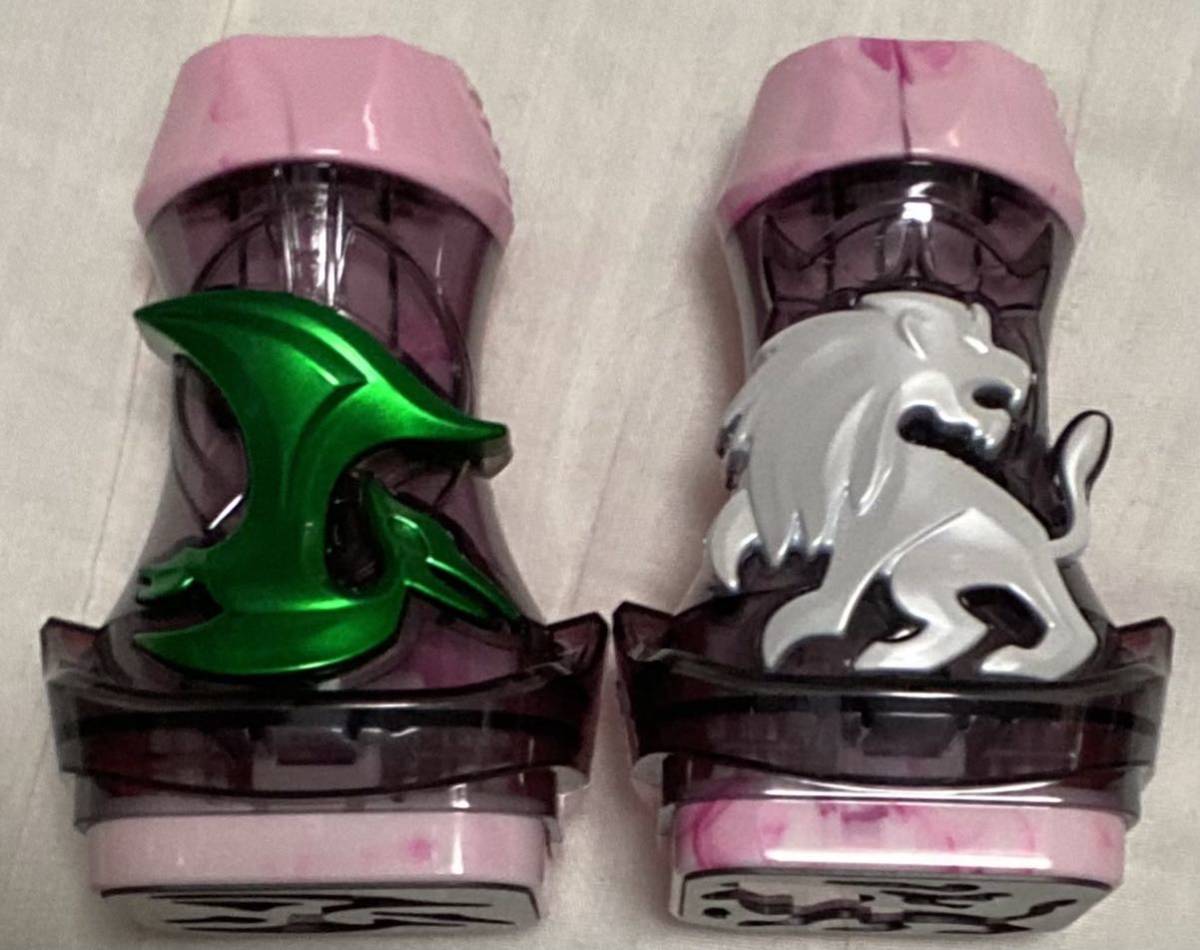 仮面ライダーリバイス DX ホワイトレオ & ケツァルコアトルス バイ 